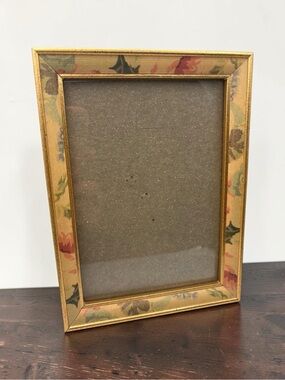 Vintage 90s Metal 5x7 Picture Frame w/ Beige Green Gold Tone Floral Boho Leaves